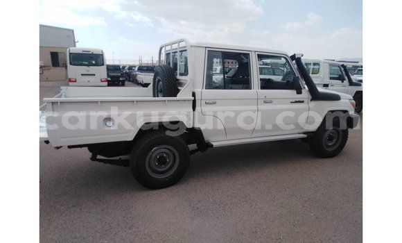 Nunua Imported Toyota Land Cruiser Nyeupe Gari ndani ya Import - Dubai nchini Bujumbura Nunua Imported Toyota Land Cruiser Nyeupe Gari ndani ya Import - Dubai nchini Bujumbura