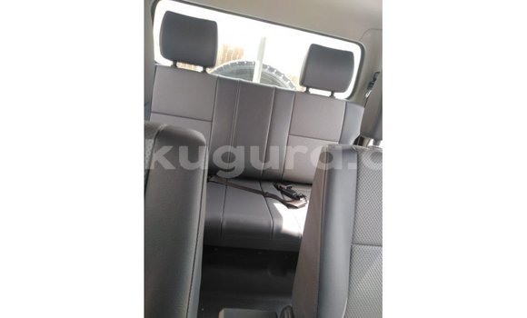 Nunua Imported Toyota Land Cruiser Nyeupe Gari ndani ya Import - Dubai nchini Bujumbura Nunua Imported Toyota Land Cruiser Nyeupe Gari ndani ya Import - Dubai nchini Bujumbura