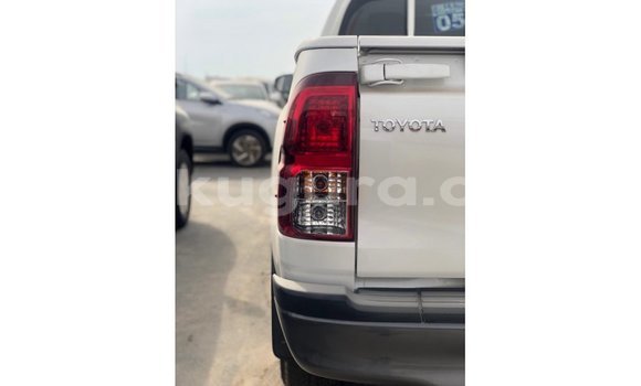 Buy Import Toyota Hilux White Car in Import - Dubai in Bujumbura Buy Import Toyota Hilux White Car in Import - Dubai in Bujumbura