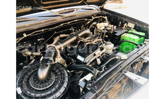 Acheter Import Voiture Toyota Fortuner Noir à Import - Dubai, Bujumbura Acheter Import Voiture Toyota Fortuner Noir à Import - Dubai, Bujumbura