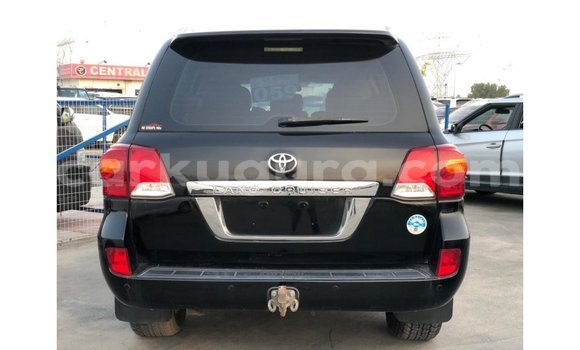 Nunua Imported Toyota Land Cruiser Nyeusi Gari ndani ya Import - Dubai nchini Bujumbura Nunua Imported Toyota Land Cruiser Nyeusi Gari ndani ya Import - Dubai nchini Bujumbura