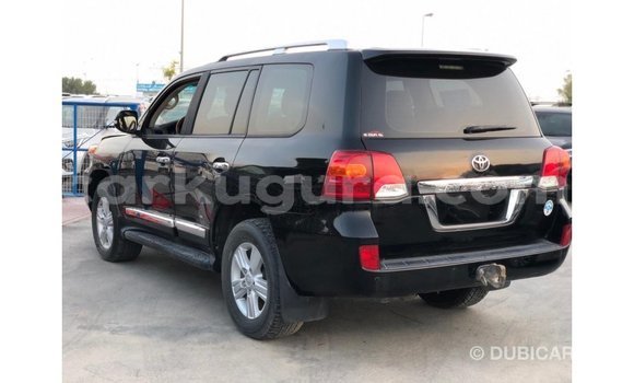 Nunua Imported Toyota Land Cruiser Nyeusi Gari ndani ya Import - Dubai nchini Bujumbura Nunua Imported Toyota Land Cruiser Nyeusi Gari ndani ya Import - Dubai nchini Bujumbura