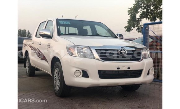Acheter Import Voiture Toyota Hilux Blanc à Import - Dubai, Bujumbura Acheter Import Voiture Toyota Hilux Blanc à Import - Dubai, Bujumbura