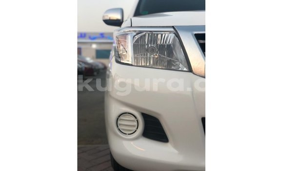 Acheter Import Voiture Toyota Hilux Blanc à Import - Dubai, Bujumbura Acheter Import Voiture Toyota Hilux Blanc à Import - Dubai, Bujumbura