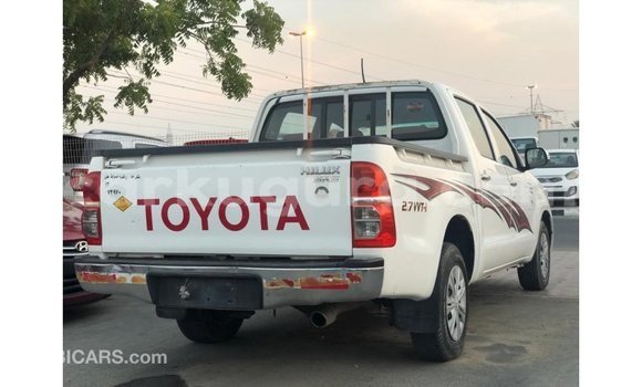 Acheter Import Voiture Toyota Hilux Blanc à Import - Dubai, Bujumbura Acheter Import Voiture Toyota Hilux Blanc à Import - Dubai, Bujumbura