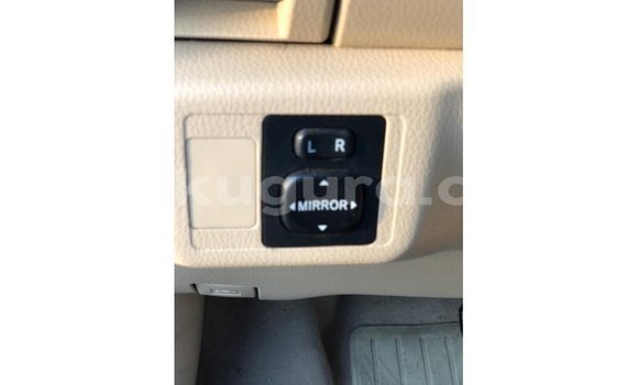 Acheter Import Voiture Toyota Yaris Blanc à Import - Dubai, Bujumbura Acheter Import Voiture Toyota Yaris Blanc à Import - Dubai, Bujumbura