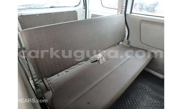 Buy Import Suzuki Every White Car in Import - Dubai in Bujumbura Buy Import Suzuki Every White Car in Import - Dubai in Bujumbura