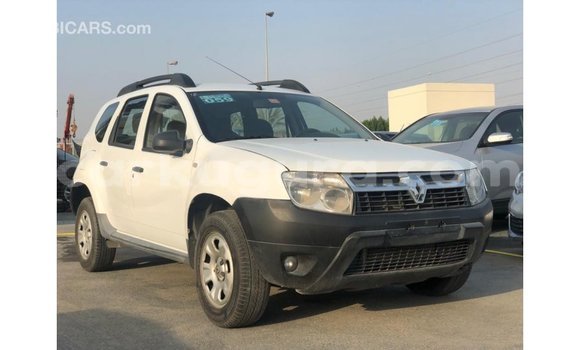 Acheter Import Voiture Renault Duster Blanc à Import - Dubai, Bujumbura Acheter Import Voiture Renault Duster Blanc à Import - Dubai, Bujumbura