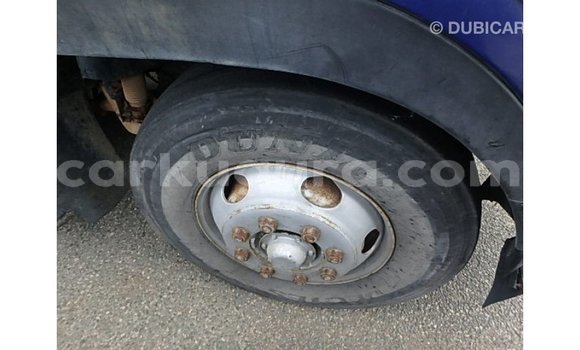 Acheter Import Voiture Nissan 350Z Bleu à Import - Dubai, Bujumbura Acheter Import Voiture Nissan 350Z Bleu à Import - Dubai, Bujumbura