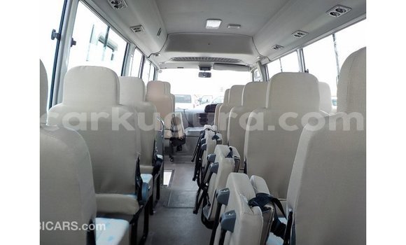 Acheter Import Voiture Toyota Coaster Blanc à Import - Dubai, Bujumbura Acheter Import Voiture Toyota Coaster Blanc à Import - Dubai, Bujumbura