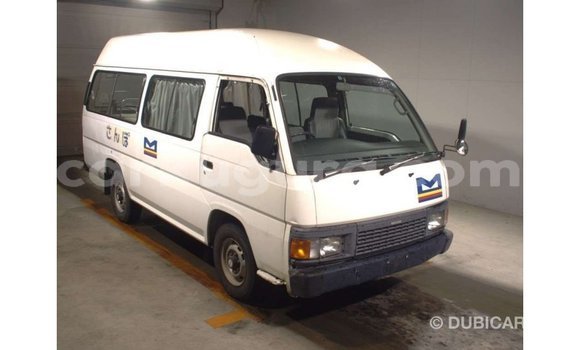 Acheter Import Voiture Nissan Caravan Blanc à Import - Dubai, Bujumbura Acheter Import Voiture Nissan Caravan Blanc à Import - Dubai, Bujumbura