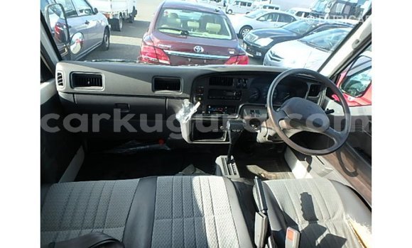 Acheter Import Voiture Nissan Caravan Blanc à Import - Dubai, Bujumbura Acheter Import Voiture Nissan Caravan Blanc à Import - Dubai, Bujumbura