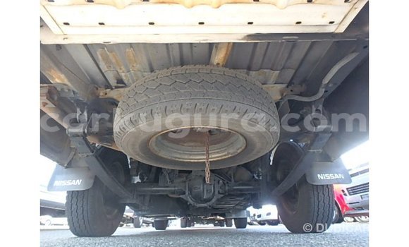 Acheter Import Voiture Nissan Caravan Blanc à Import - Dubai, Bujumbura Acheter Import Voiture Nissan Caravan Blanc à Import - Dubai, Bujumbura