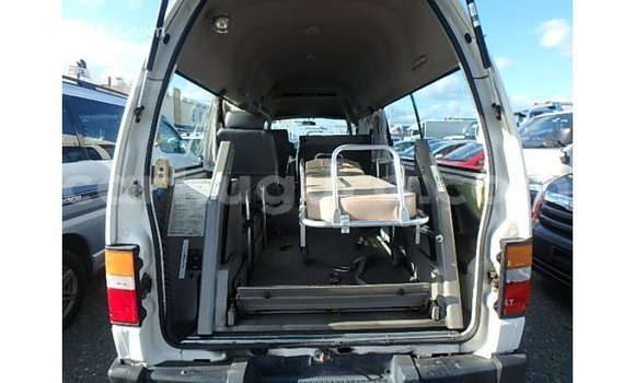 Acheter Import Voiture Nissan Caravan Blanc à Import - Dubai, Bujumbura Acheter Import Voiture Nissan Caravan Blanc à Import - Dubai, Bujumbura
