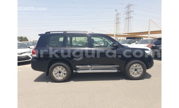 Acheter Import Voiture Toyota Land Cruiser Noir à Import - Dubai, Bujumbura Acheter Import Voiture Toyota Land Cruiser Noir à Import - Dubai, Bujumbura