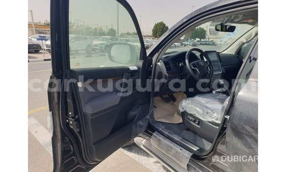 Acheter Import Voiture Toyota Land Cruiser Noir à Import - Dubai, Bujumbura Acheter Import Voiture Toyota Land Cruiser Noir à Import - Dubai, Bujumbura