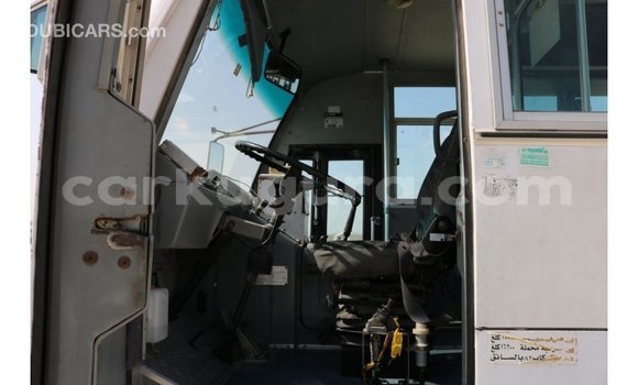 Acheter Import Voiture Tata Xenon Blanc à Import - Dubai, Bujumbura