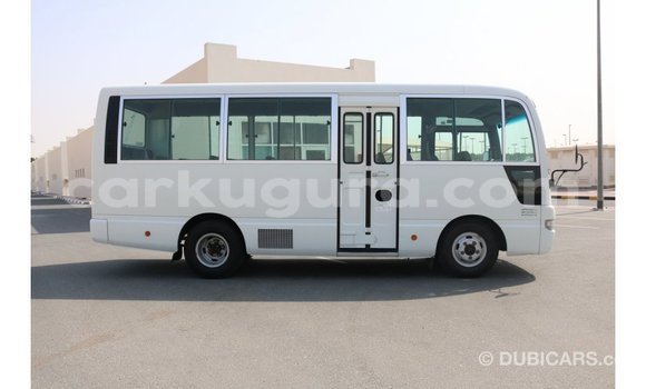 Buy Import Nissan Evalia White Truck in Import - Dubai in Bujumbura Buy Import Nissan Evalia White Truck in Import - Dubai in Bujumbura