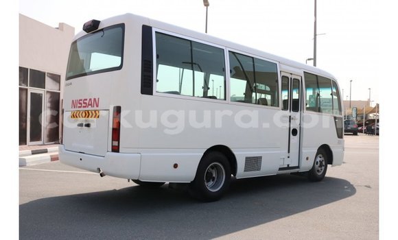 Buy Import Nissan Evalia White Truck in Import - Dubai in Bujumbura Buy Import Nissan Evalia White Truck in Import - Dubai in Bujumbura