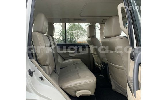 Acheter Import Voiture Mitsubishi Pajero Blanc à Import - Dubai, Bujumbura Acheter Import Voiture Mitsubishi Pajero Blanc à Import - Dubai, Bujumbura