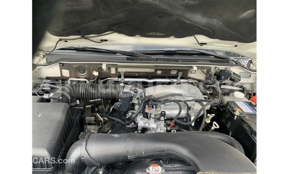 Acheter Import Voiture Mitsubishi Pajero Blanc à Import - Dubai, Bujumbura Acheter Import Voiture Mitsubishi Pajero Blanc à Import - Dubai, Bujumbura