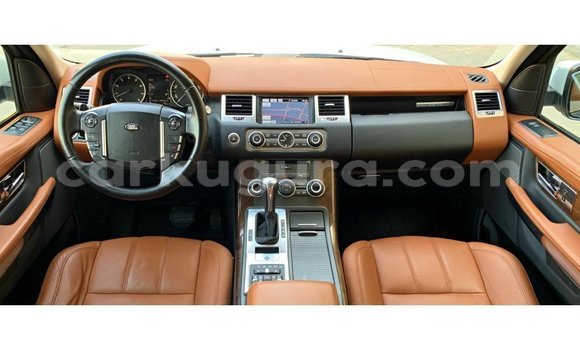 Buy Import Land Rover Range Rover White Car in Import - Dubai in Bujumbura Buy Import Land Rover Range Rover White Car in Import - Dubai in Bujumbura
