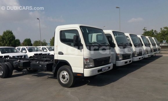 Nunua Imported Mitsubishi L400 Nyeupe Lori ndani ya Import - Dubai nchini Bujumbura Nunua Imported Mitsubishi L400 Nyeupe Lori ndani ya Import - Dubai nchini Bujumbura