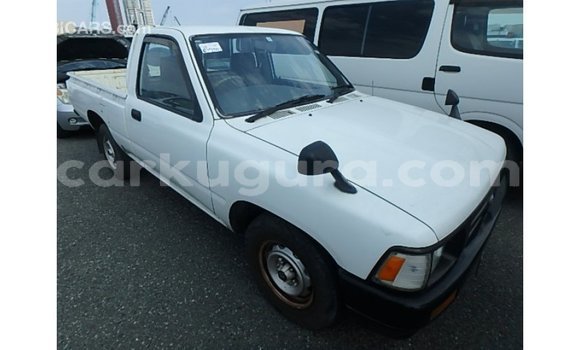 Acheter Import Voiture Toyota Hilux Blanc à Import - Dubai, Bujumbura Acheter Import Voiture Toyota Hilux Blanc à Import - Dubai, Bujumbura