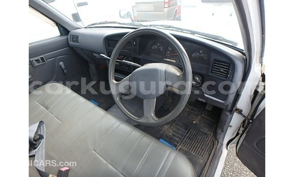 Acheter Import Voiture Toyota Hilux Blanc à Import - Dubai, Bujumbura Acheter Import Voiture Toyota Hilux Blanc à Import - Dubai, Bujumbura