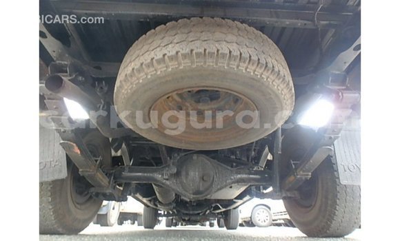 Acheter Import Voiture Toyota Hilux Blanc à Import - Dubai, Bujumbura Acheter Import Voiture Toyota Hilux Blanc à Import - Dubai, Bujumbura