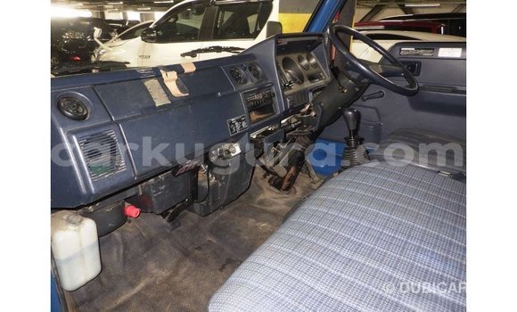 Acheter Import Voiture Toyota 4Runner Bleu à Import - Dubai, Bujumbura Acheter Import Voiture Toyota 4Runner Bleu à Import - Dubai, Bujumbura