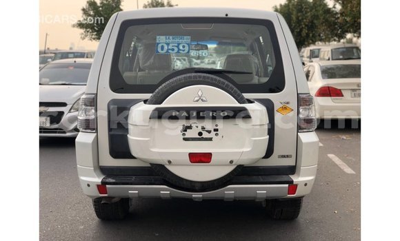 Nunua Imported Mitsubishi Pajero Nyeupe Gari ndani ya Import - Dubai nchini Bujumbura Nunua Imported Mitsubishi Pajero Nyeupe Gari ndani ya Import - Dubai nchini Bujumbura