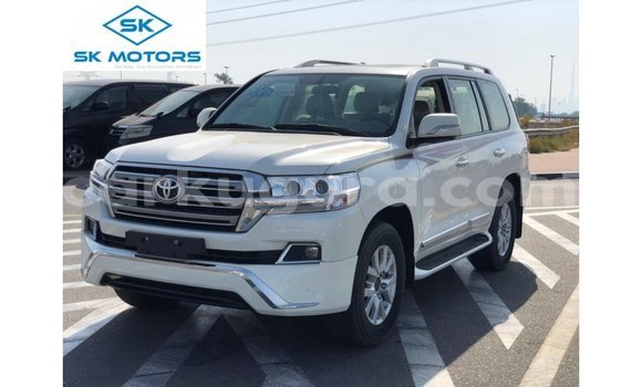 Acheter Import Voiture Toyota Land Cruiser Blanc à Import - Dubai, Bujumbura