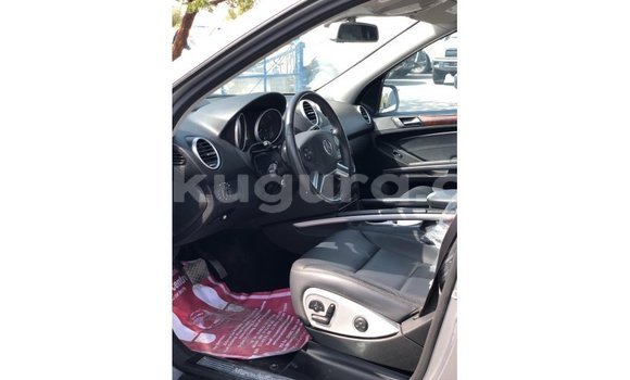 Buy Import Mercedes-Benz 190 Other Car in Import - Dubai in Bujumbura Buy Import Mercedes-Benz 190 Other Car in Import - Dubai in Bujumbura