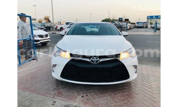 Acheter Import Voiture Toyota Camry Blanc à Import - Dubai, Bujumbura Acheter Import Voiture Toyota Camry Blanc à Import - Dubai, Bujumbura