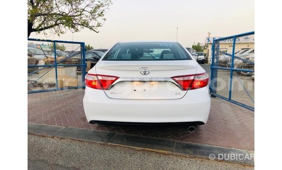 Acheter Import Voiture Toyota Camry Blanc à Import - Dubai, Bujumbura Acheter Import Voiture Toyota Camry Blanc à Import - Dubai, Bujumbura