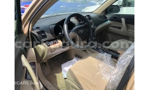Buy Import Toyota Highlander Other Car in Import - Dubai in Bujumbura Buy Import Toyota Highlander Other Car in Import - Dubai in Bujumbura