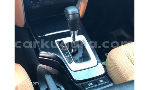 Acheter Import Voiture Toyota Fortuner Blanc à Import - Dubai, Bujumbura Acheter Import Voiture Toyota Fortuner Blanc à Import - Dubai, Bujumbura