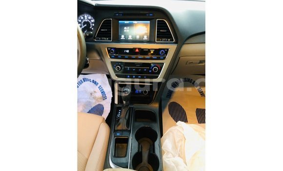 Acheter Import Voiture Hyundai Sonata Rouge à Import - Dubai, Bujumbura Acheter Import Voiture Hyundai Sonata Rouge à Import - Dubai, Bujumbura