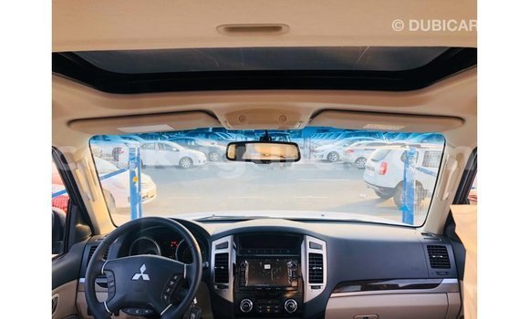 Nunua Imported Mitsubishi Pajero Nyeusi Gari ndani ya Import - Dubai nchini Bujumbura Nunua Imported Mitsubishi Pajero Nyeusi Gari ndani ya Import - Dubai nchini Bujumbura