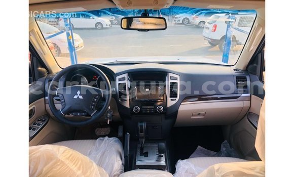 Nunua Imported Mitsubishi Pajero Nyeusi Gari ndani ya Import - Dubai nchini Bujumbura Nunua Imported Mitsubishi Pajero Nyeusi Gari ndani ya Import - Dubai nchini Bujumbura