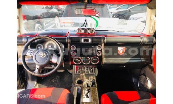 Nunua Imported Toyota FJ Cruiser Nyeusi Gari ndani ya Import - Dubai nchini Bujumbura Nunua Imported Toyota FJ Cruiser Nyeusi Gari ndani ya Import - Dubai nchini Bujumbura
