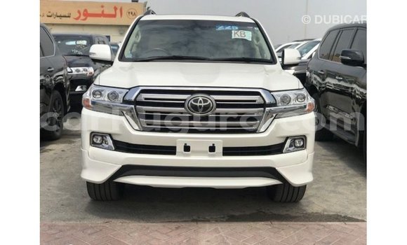 Acheter Import Voiture Toyota Land Cruiser Blanc à Import - Dubai, Bujumbura Acheter Import Voiture Toyota Land Cruiser Blanc à Import - Dubai, Bujumbura