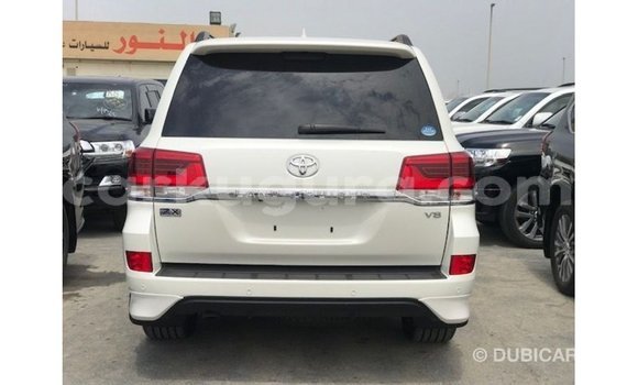 Acheter Import Voiture Toyota Land Cruiser Blanc à Import - Dubai, Bujumbura Acheter Import Voiture Toyota Land Cruiser Blanc à Import - Dubai, Bujumbura