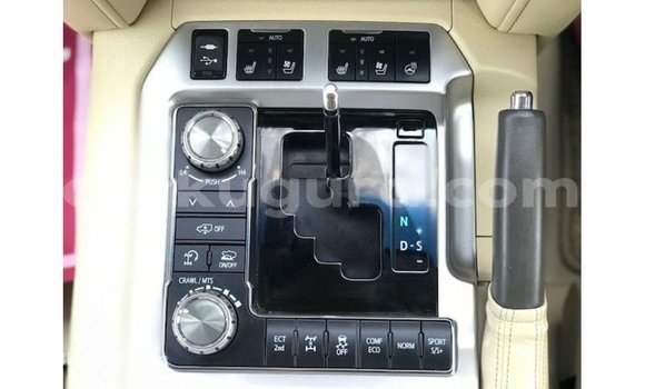 Acheter Import Voiture Toyota Land Cruiser Blanc à Import - Dubai, Bujumbura Acheter Import Voiture Toyota Land Cruiser Blanc à Import - Dubai, Bujumbura