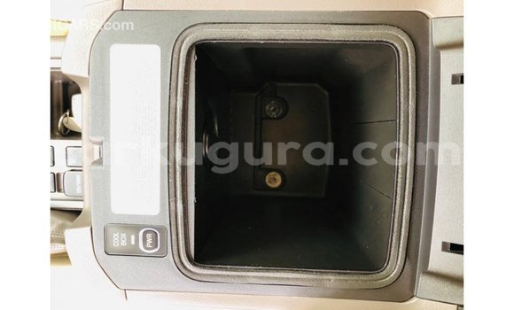 Nunua Imported Toyota Prado Nyeupe Gari ndani ya Import - Dubai nchini Bujumbura Nunua Imported Toyota Prado Nyeupe Gari ndani ya Import - Dubai nchini Bujumbura
