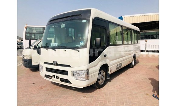 Acheter Import Voiture Toyota Coaster Blanc à Import - Dubai, Bujumbura
