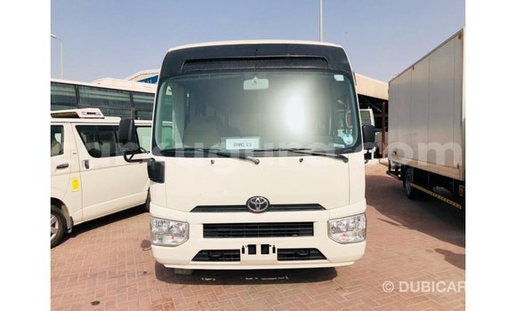 Acheter Import Voiture Toyota Coaster Blanc à Import - Dubai, Bujumbura Acheter Import Voiture Toyota Coaster Blanc à Import - Dubai, Bujumbura