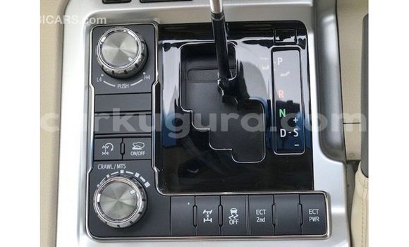 Acheter Import Voiture Toyota Land Cruiser Rouge à Import - Dubai, Bujumbura Acheter Import Voiture Toyota Land Cruiser Rouge à Import - Dubai, Bujumbura