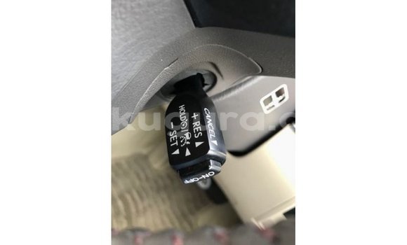 Acheter Import Voiture Toyota Land Cruiser Rouge à Import - Dubai, Bujumbura Acheter Import Voiture Toyota Land Cruiser Rouge à Import - Dubai, Bujumbura